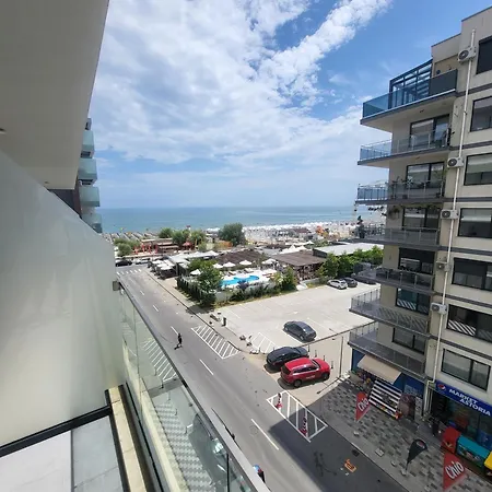 Seaside Mamaia Nord La Mare アパート ナボダリ