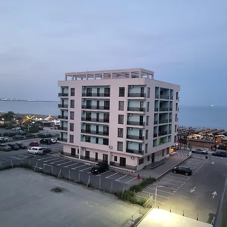 アパート Seaside Mamaia Nord La Mare ナボダリ